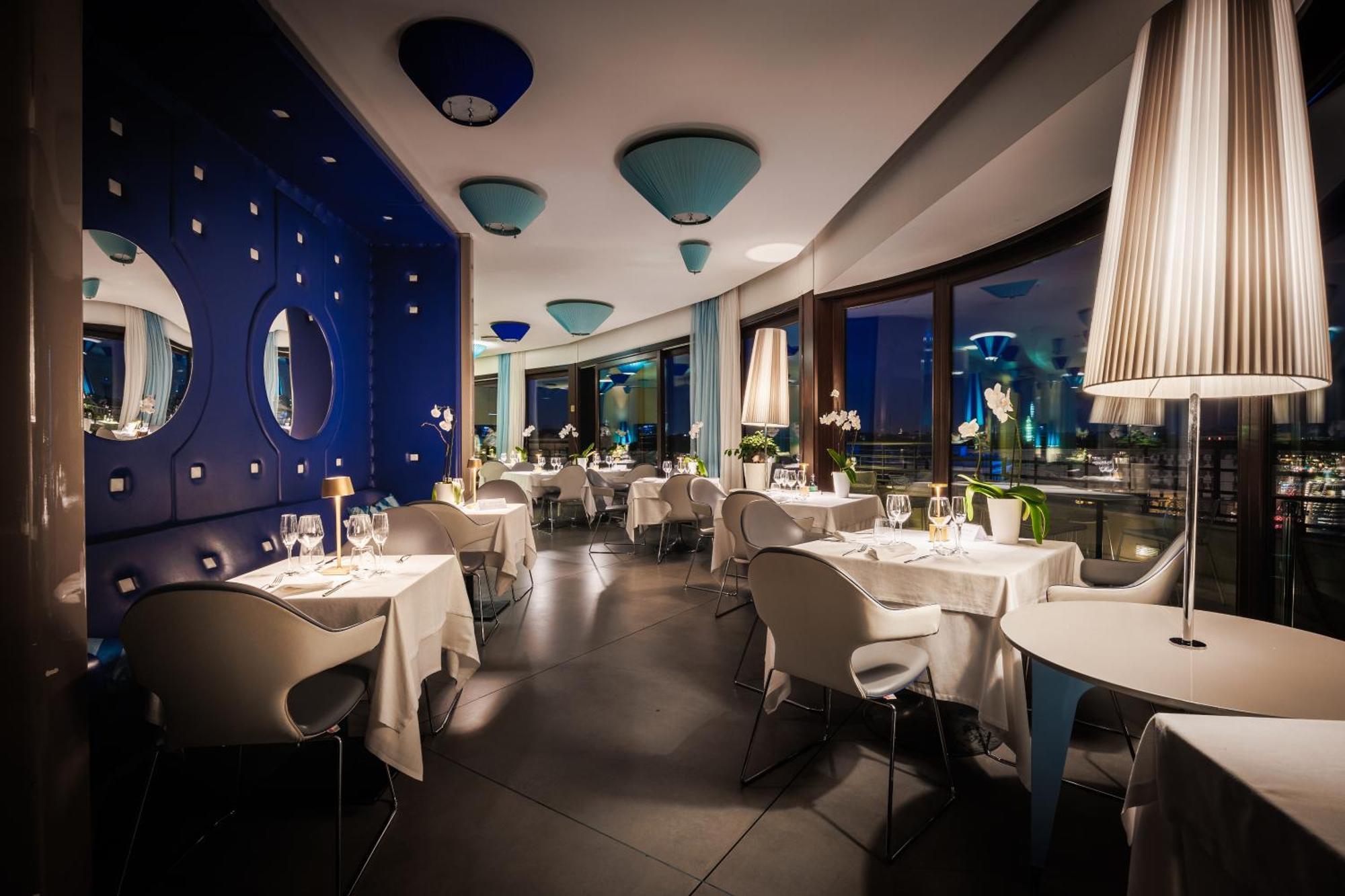 巴里iH国家大酒店 外观 照片 Restaurant Blue