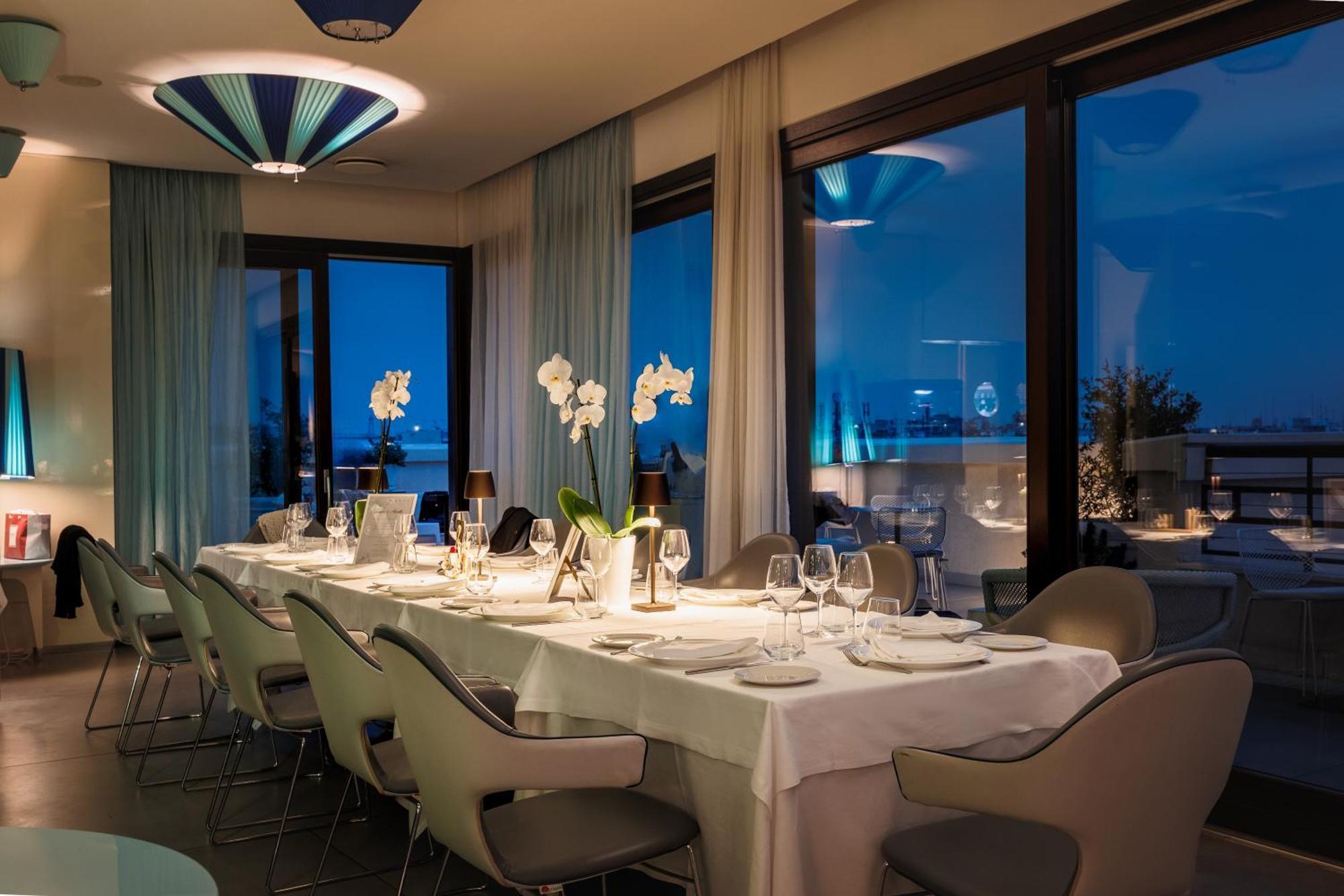 巴里iH国家大酒店 外观 照片 The Sky Bar