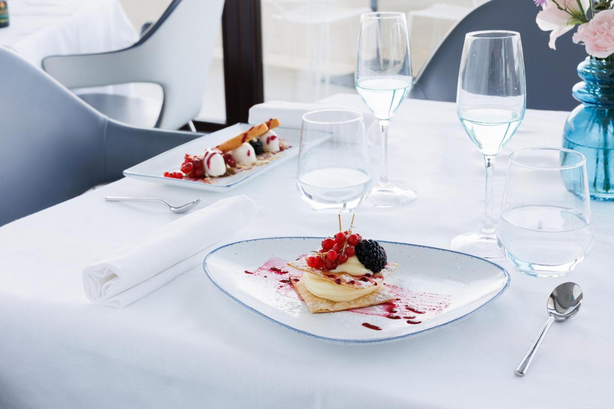 巴里iH国家大酒店 外观 照片 Tableware