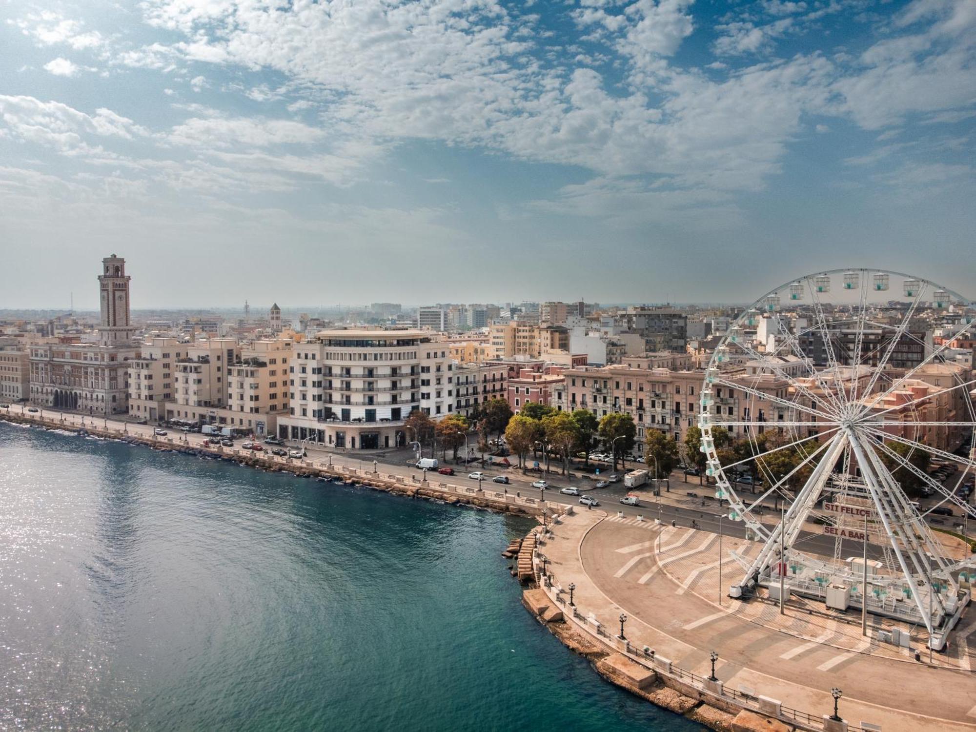 巴里iH国家大酒店 外观 照片 The port of Bari